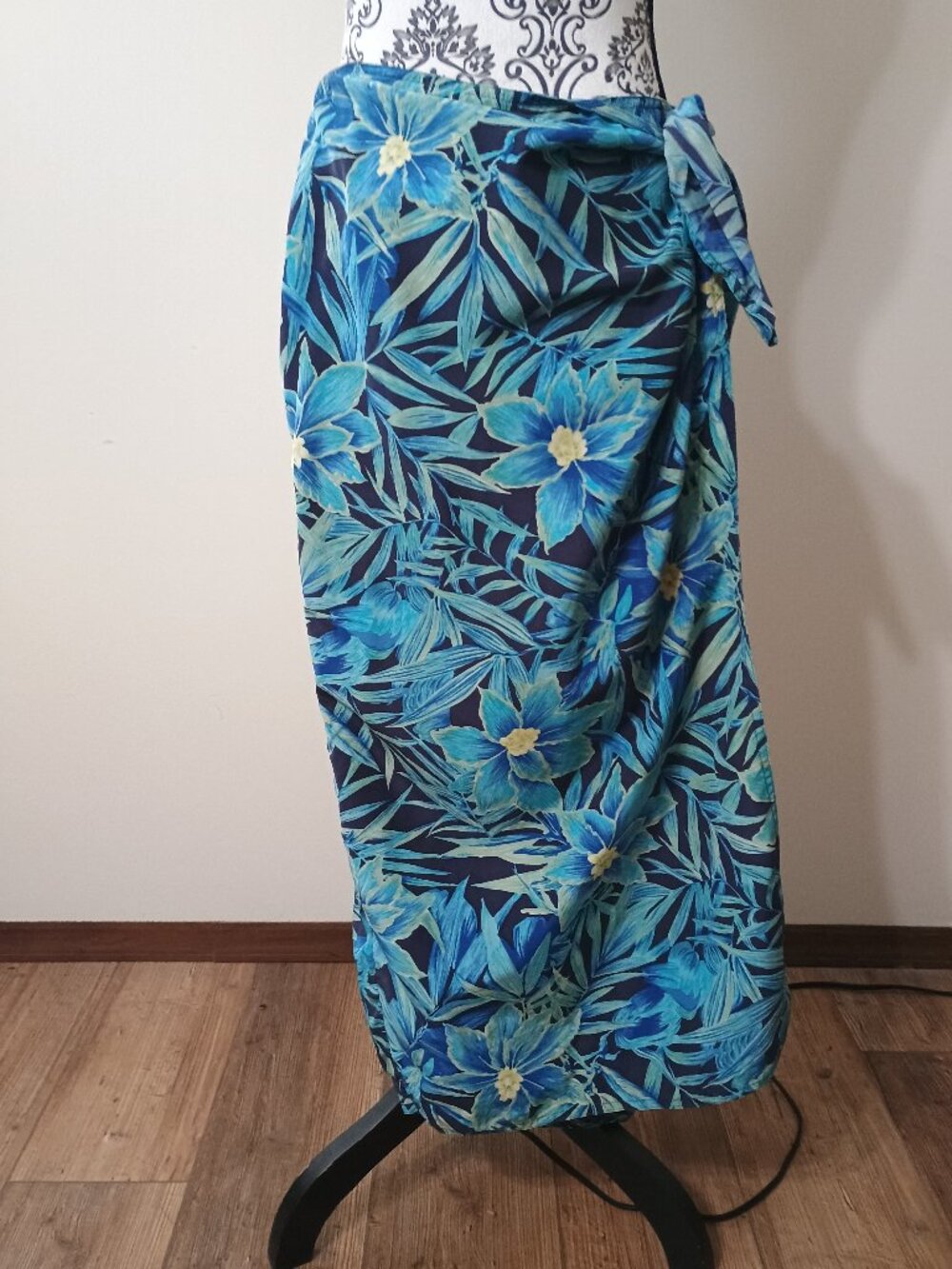 Vintage Lord & Taylor Silk Wrap Skirt Blue Floral Size 12P